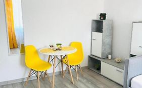 Miha Modern And Central Apartament